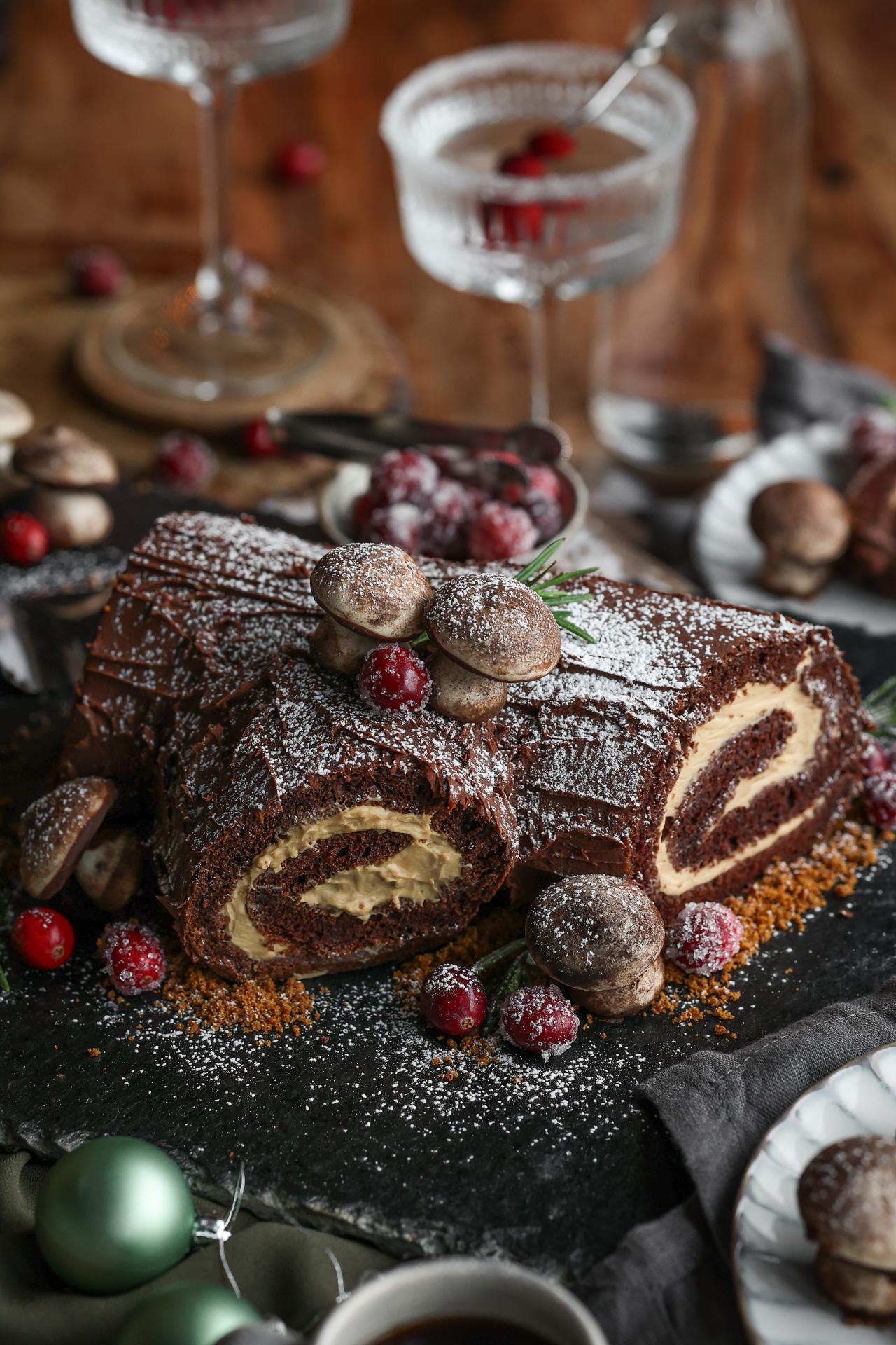 Main image of Vegan Bûche De Noël - Yule Log Cake