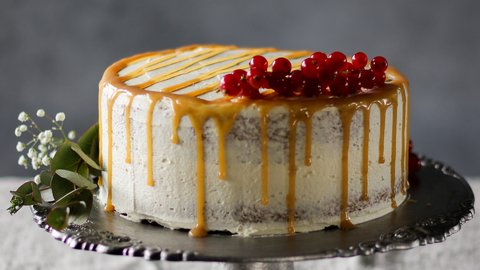 Vanilla Caramel Cake
