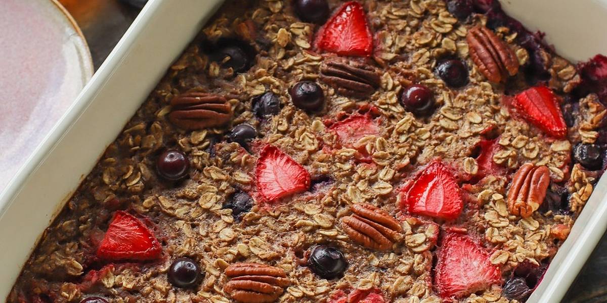 Pick Up Limes Baked Berry & Pecan Oatmeal