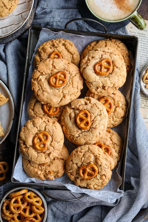 image of Peanut Pretzel Cookies