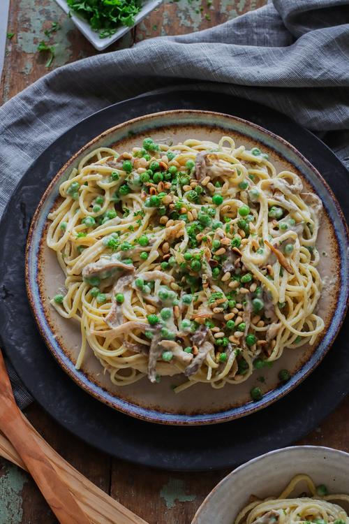 image of Garlic Cream Pasta with Mushrooms & Peas
