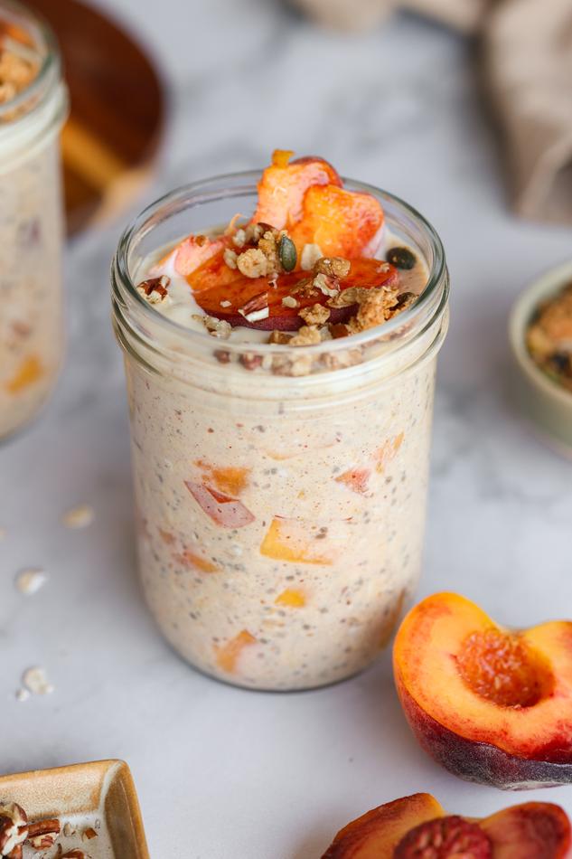image of Peaches & Cream Overnight Oats