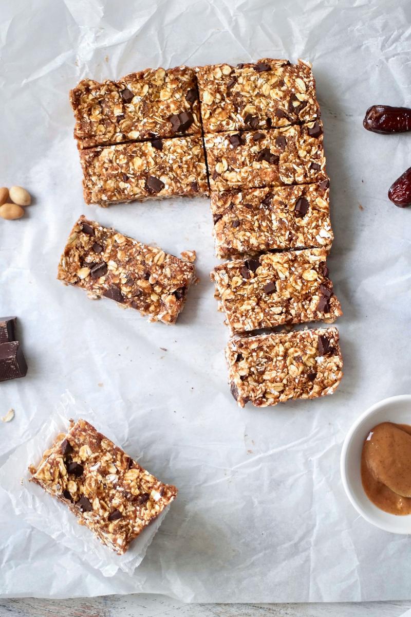 Chewy NoBake Peanut Butter Dark Chocolate Oat Bars Pick Up Limes
