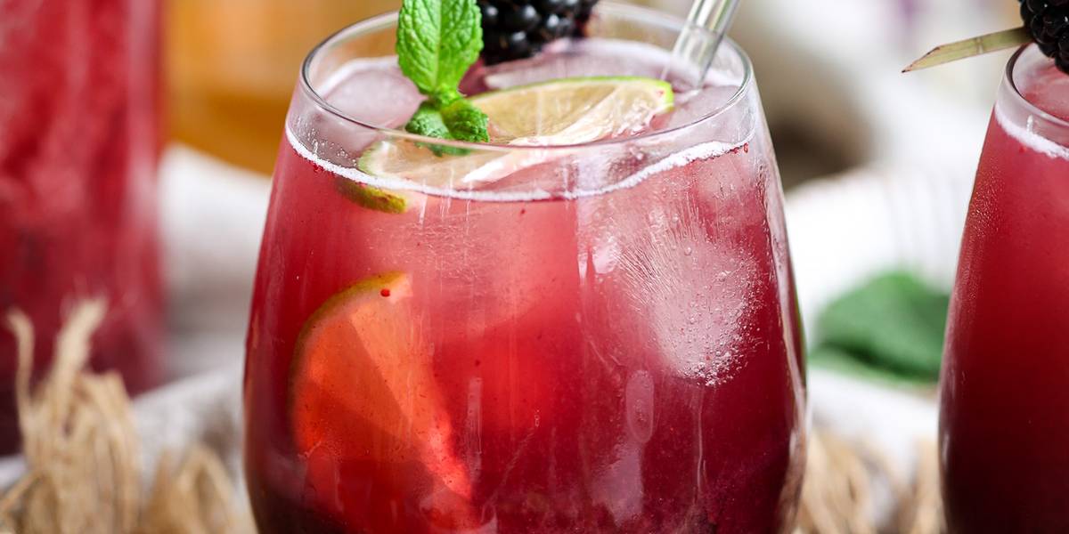 Blackberry Ginger Iced Green Tea | Pick Up Limes