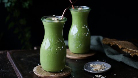 Beginner's Green Smoothie: Peanut Butter & Banana