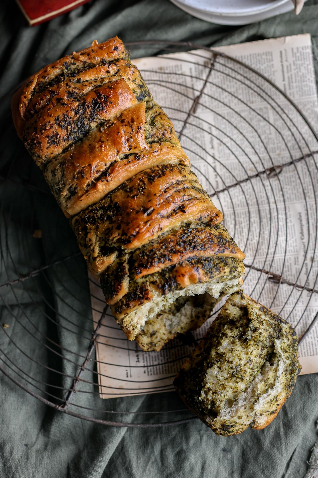 Main image of Spinach Pull-Apart Bread