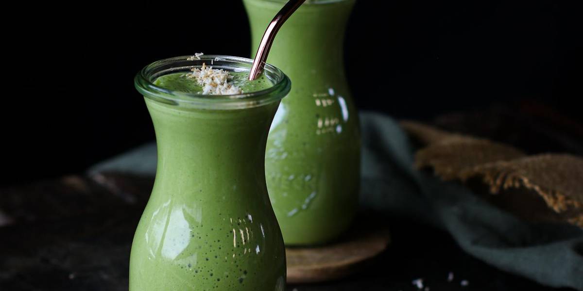 Beginner's Green Smoothie: Peanut Butter & Banana | Pick Up Limes