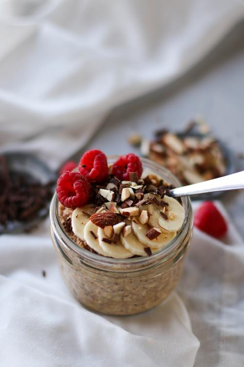 Almond Chocolate Overnight Oats | Pick Up Limes