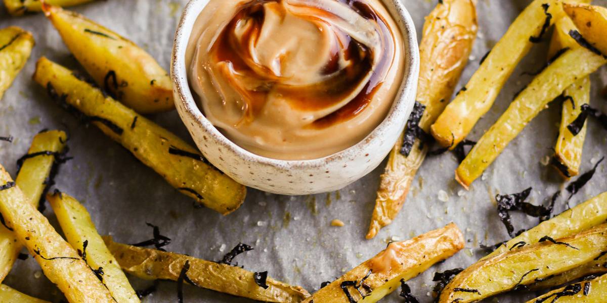 Pick Up Limes Seaweed Baked Fries with Hoisin Mayo & Sriracha Mayo